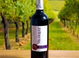 Vino Negra Criolla Velásquez